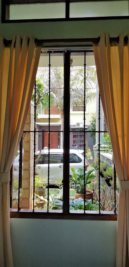 Rumah Satoe Депок Экстерьер фото